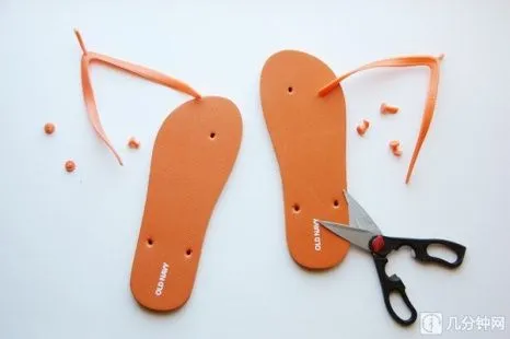 Paso a paso para renovar sandalias de goma | El blog de trapillo.com