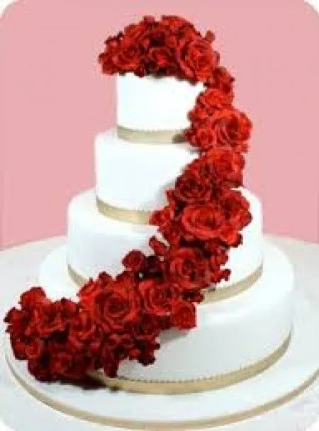 Pastel para boda en color rojo - Foro Banquetes - bodas.com.mx