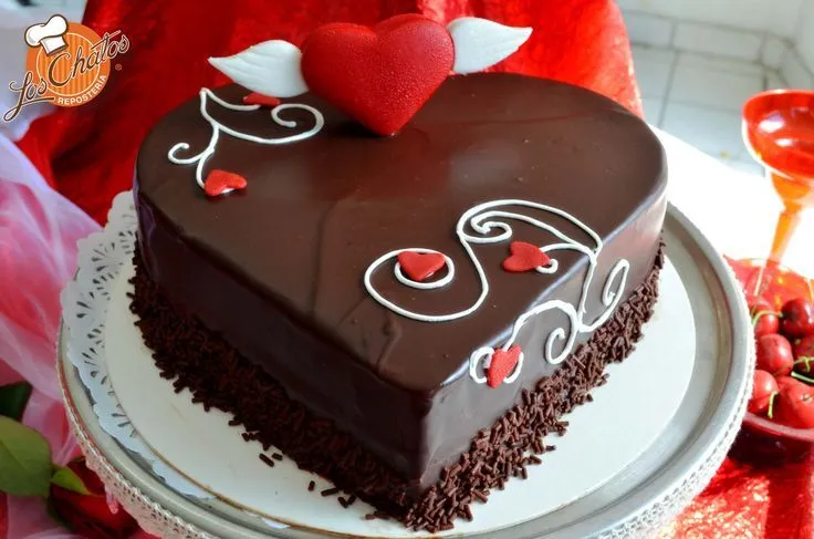 Pastel de chocolate decoración para día del amor y amistad ...