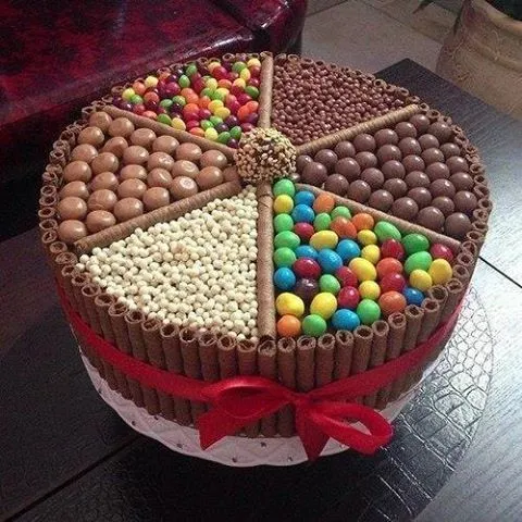 pastel de chocolate decorado para cumpleaños - Buscar con Google ...