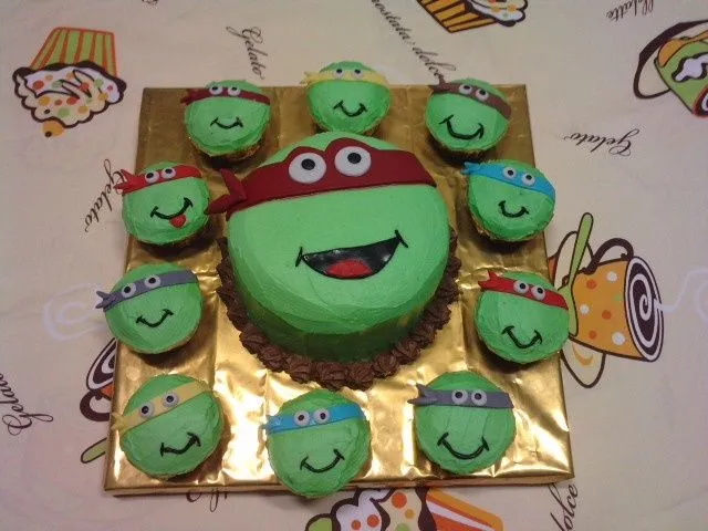 Pastel Y cupcakes de tortugas ninja | Por ahí | Pinterest | Ninjas ...