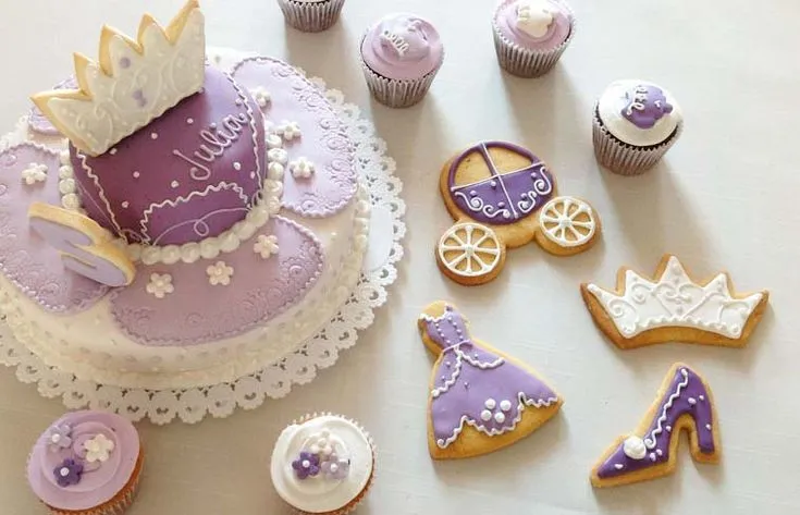 Pastel y galletas decoradas en fiesta de Princesita Sofia. | Sofí ...