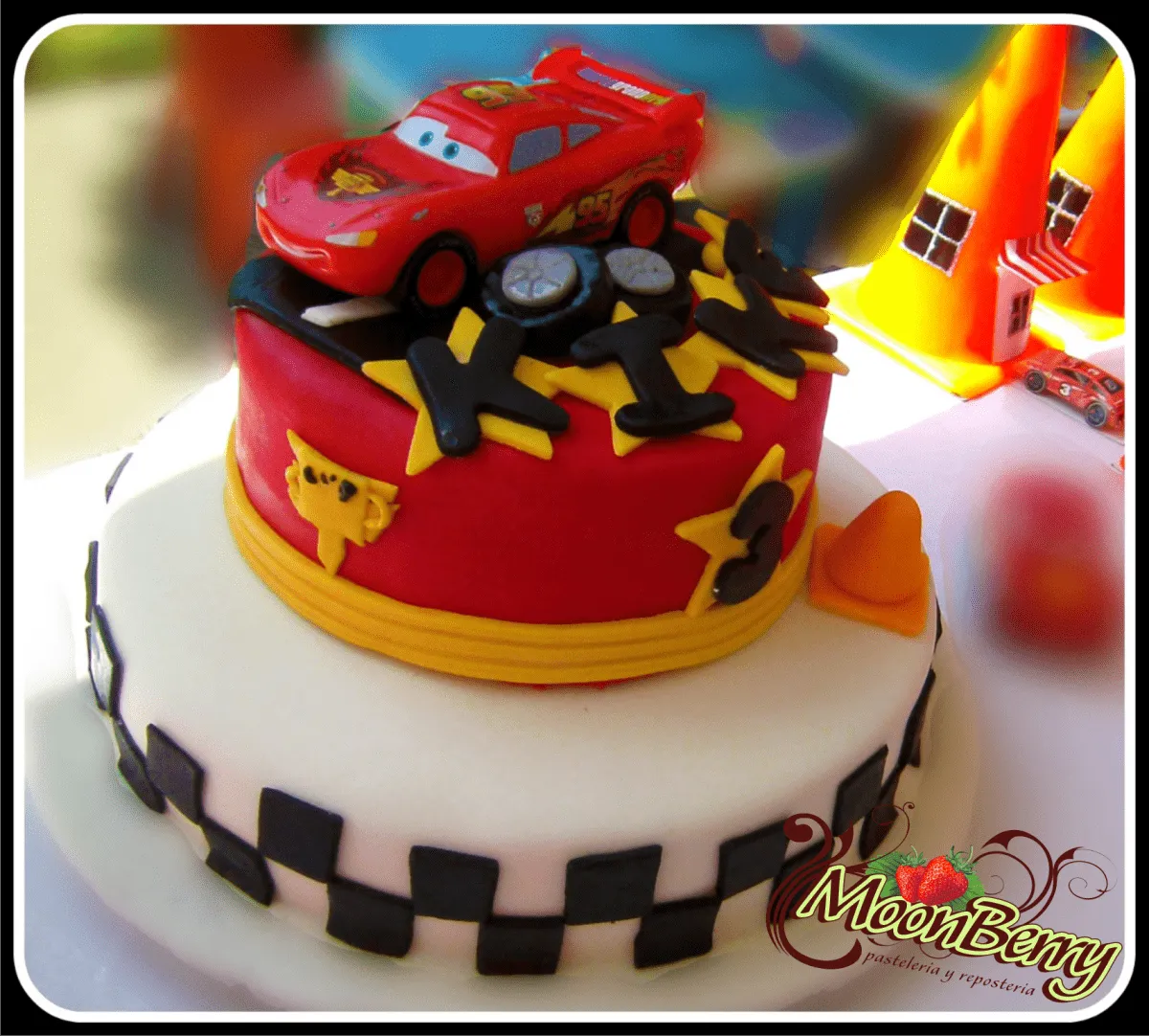 Pastelería MoonBerry - pasteles - PASTEL CARS Pastelería MoonBerry - pasteles - PASTEL CARS