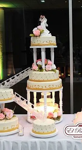 Pasteles de bodas con escaleras - Imagui