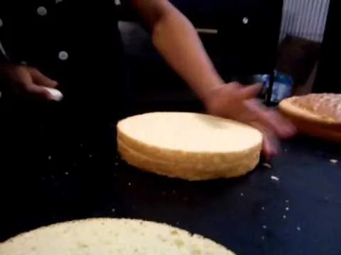 como hacer pasteles-relleno pte 1 - YouTube