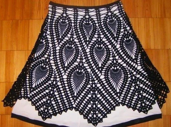 Patrón crochet de fantástica falda con diseño de piñas | Crochet y ...