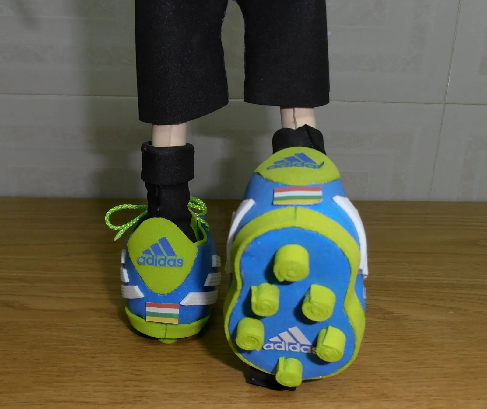 Patrones de botas de fútbol fofuchas - Imagui
