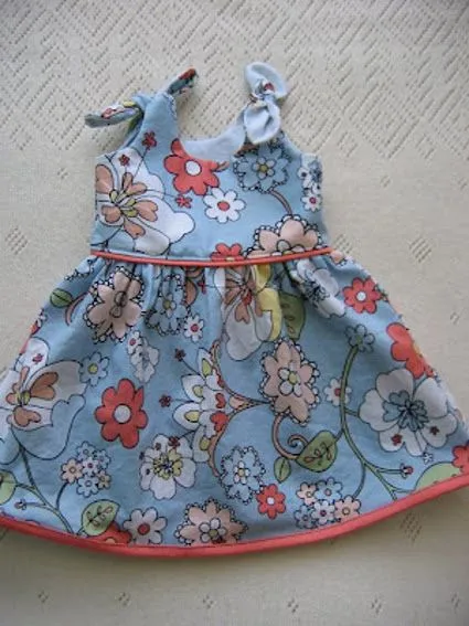Vestidos de bebé con moldes - Imagui