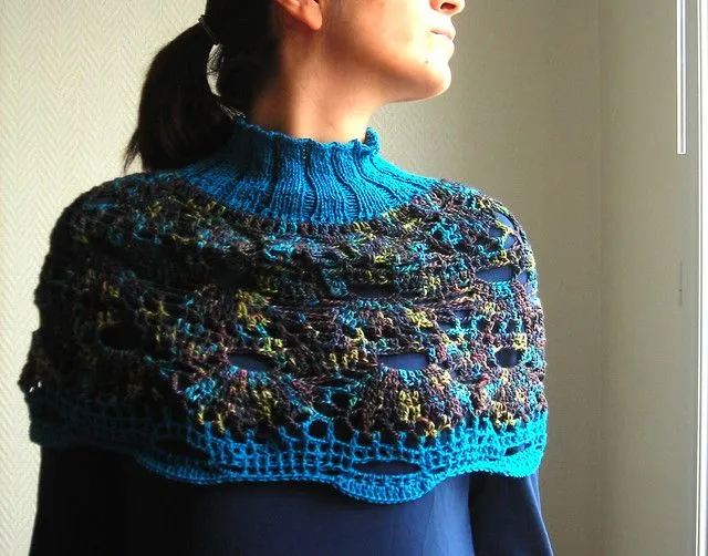  ... Poncho-cape tricot main et crochete/ Poncho-capa tejido a dos agujas y