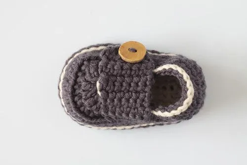 Esquemas de zapatitos de bebé a crochet - Imagui