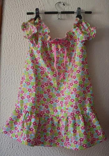 ... es un vestido muy primaveral que amerita algunas sandalias lindas ... es un vestido muy primaveral que amerita algunas sandalias lindas