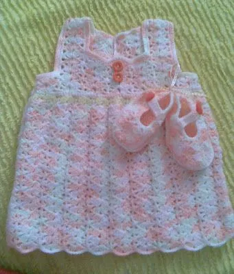  ... Notas de Crochet.....: mi primer conjunto para nenas recien nacidas