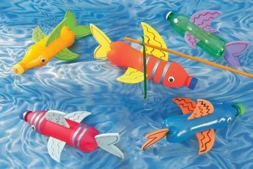 Peces flotantes con material reciclado | MANUALIDADES | Pinterest