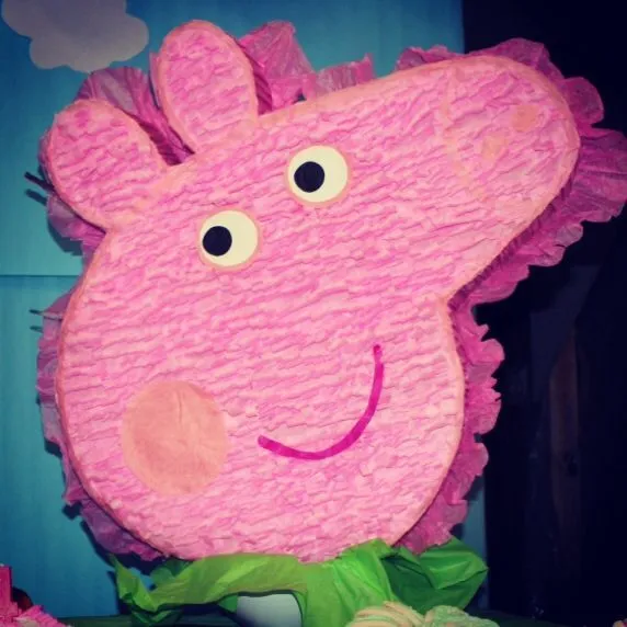 Peppa pig custom piñata PC | pinatas | Pinterest | Peppa Pig and Pigs