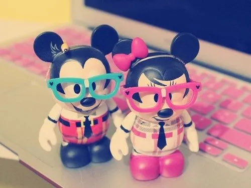 Mimi Mouse y Mickey Mouse enamorados - Imagui