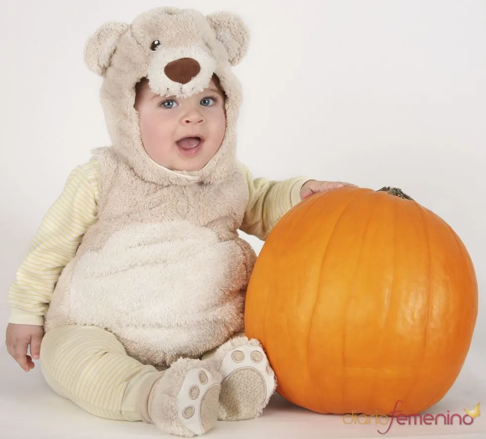Oso bebé por Halloween - Fotos de familia en Diario Femenino