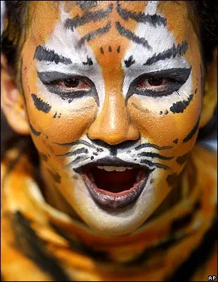 pintada de tigre participa en una manifestacion contra el comercio de ...