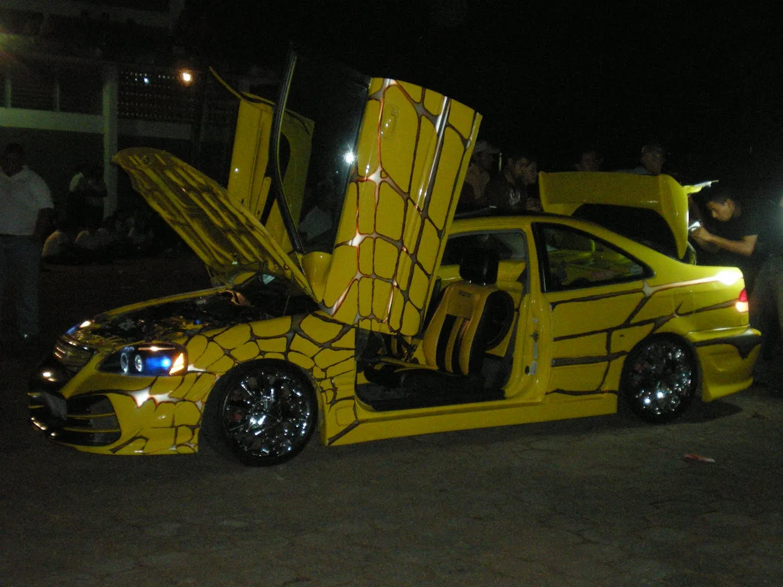 ... el personal que preparo lo de la presentacion de autos modificados ... el personal que preparo lo de la presentacion de autos modificados
