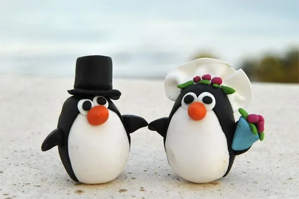 Pareja de pinguinos enamorados animados - Imagui