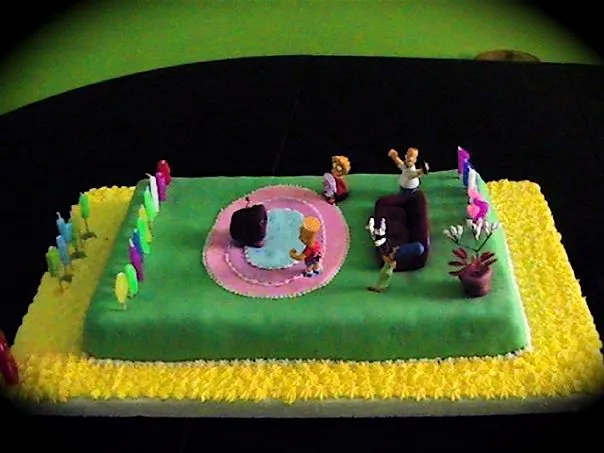 Le Petit Comité Cakes & Souvenirs: The Simpson Cake (pastel)