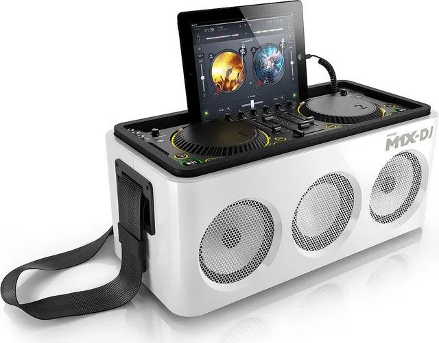 Philips y Armin van Buuren presentan el sistema M1X-DJ para iOS ...