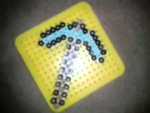 como hacer el pico de minecraft en perler bead - YouTube