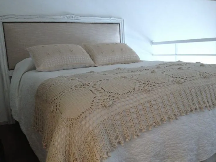 pie de cama y almohadones de crochet | Tejidos | Pinterest