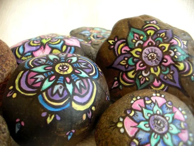 Piedras pintadas - Imagui