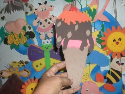Como hacer una carpeta de foami figuras - Imagui