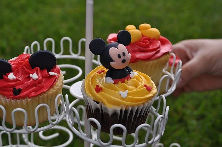 Pin Mickey Mouse Cupcakes For Des 1st Birthday Ordered By Cake on ...
