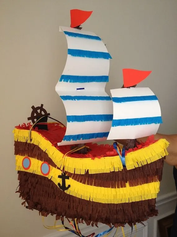 Piñata de barco pirata. Piñata personalizada. por AbitaAchie