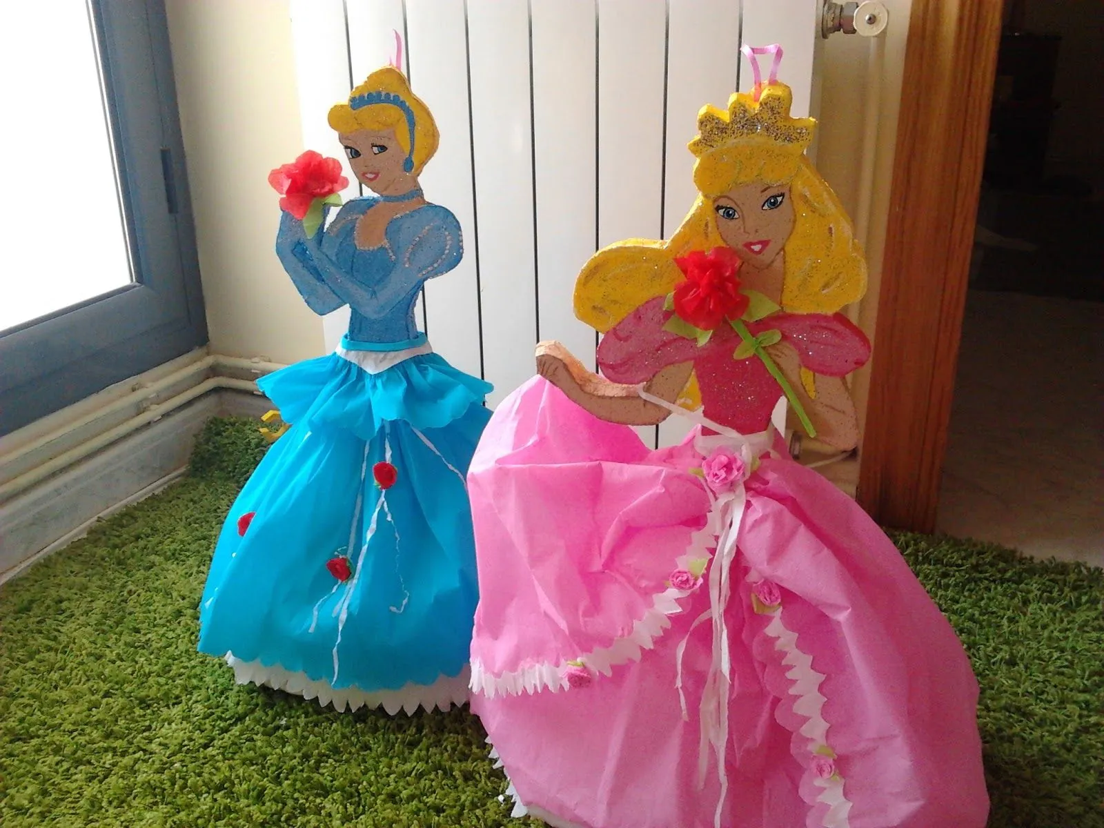 Piñatas castillo de princesas - Imagui
