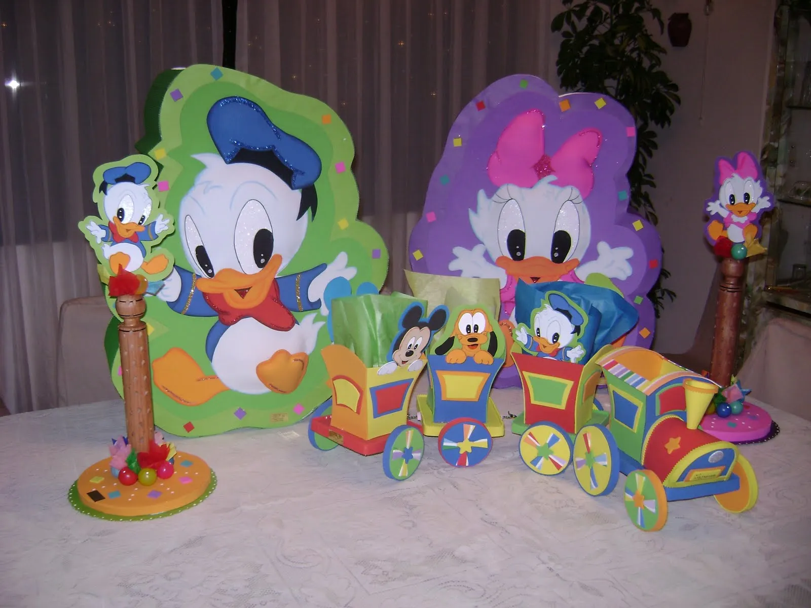 Piñatas de Donald y Daysi, Chupeteros de ambos personajes