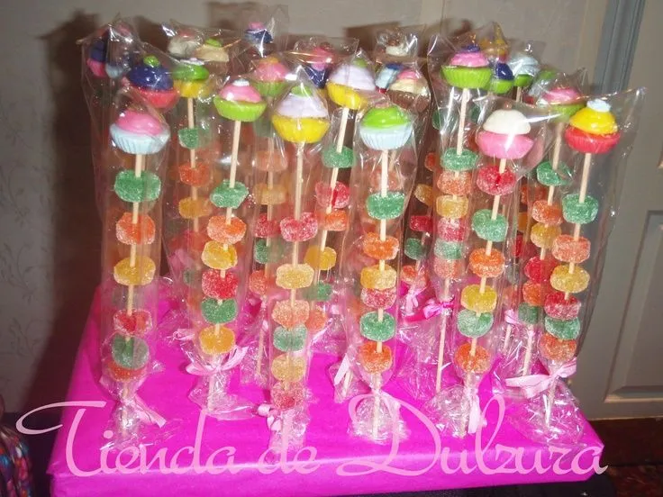 brochetas con dulces on Pinterest | Candy Kabobs, Mesas and ...