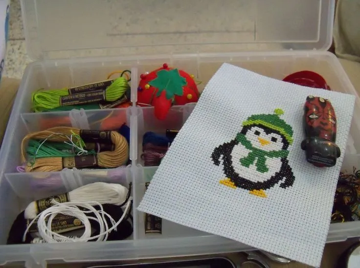 Pinguino Bordado y mi costurero de Punto de Cruz (cross stitch ...