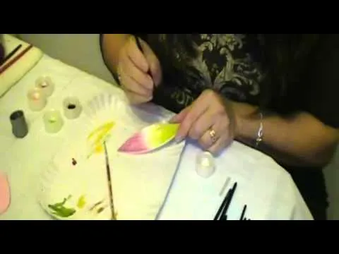 Como pintar la goma eva - YouTube