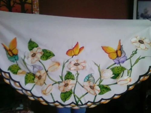 Mariposas y flores pintadas en tela - Imagui