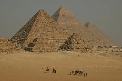 Las pirámides de Gizeh, en El Cairo : Diario de un Turista