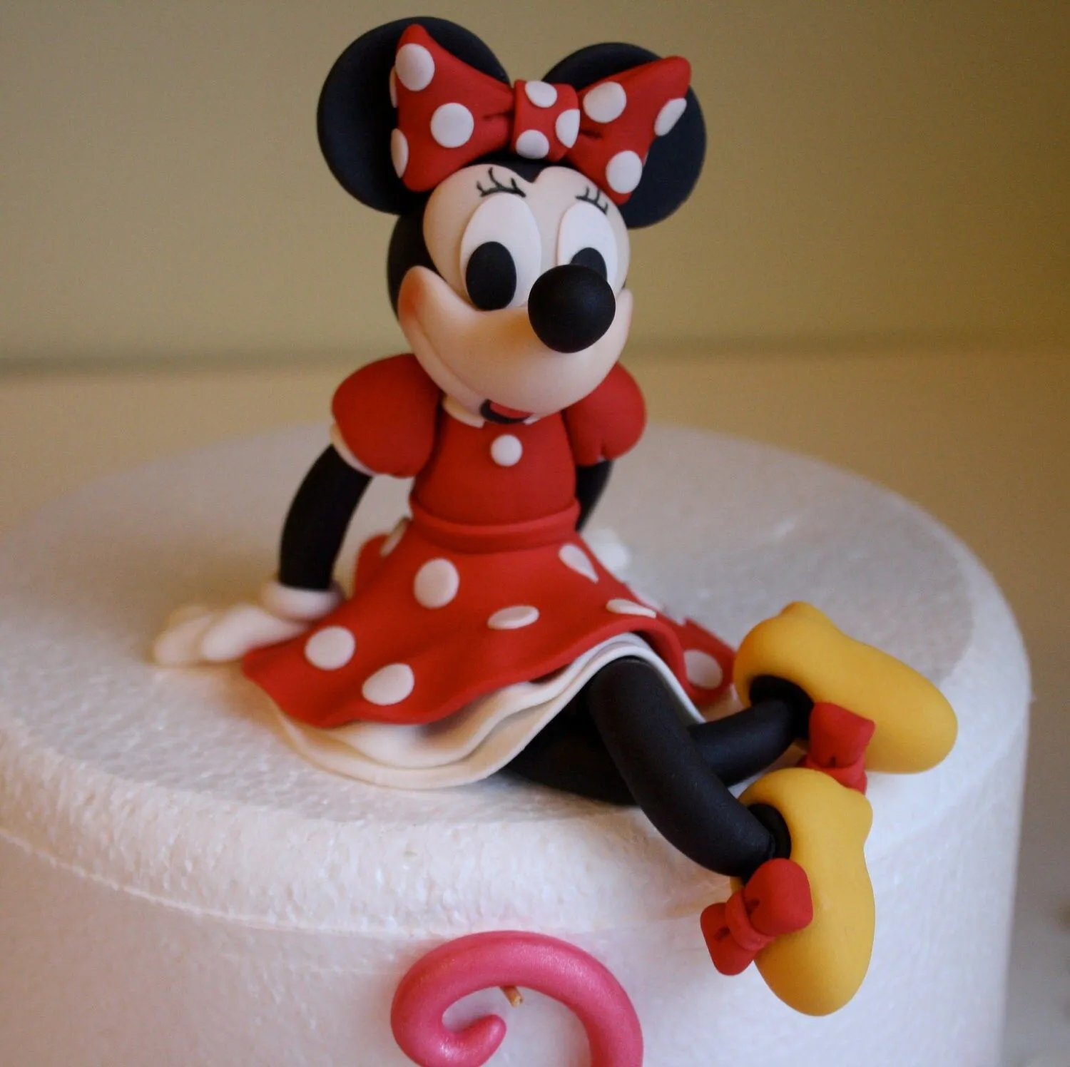 Pix For > Minnie Mouse Fondant Cake