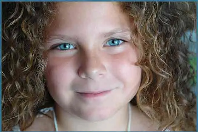 POESÍAS Y PENSAMIENTOS: Niña de ojos azules POESÍAS Y PENSAMIENTOS: Niña de ojos azules