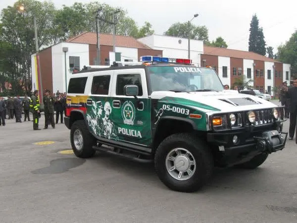 La policía colombiana también usa carros de lujo. | Lista de Carros La policía colombiana también usa carros de lujo. | Lista de Carros