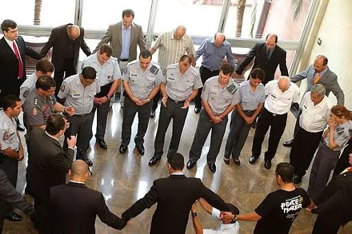 Policías militares de Sâo Paulo piden oraciones contra la ...