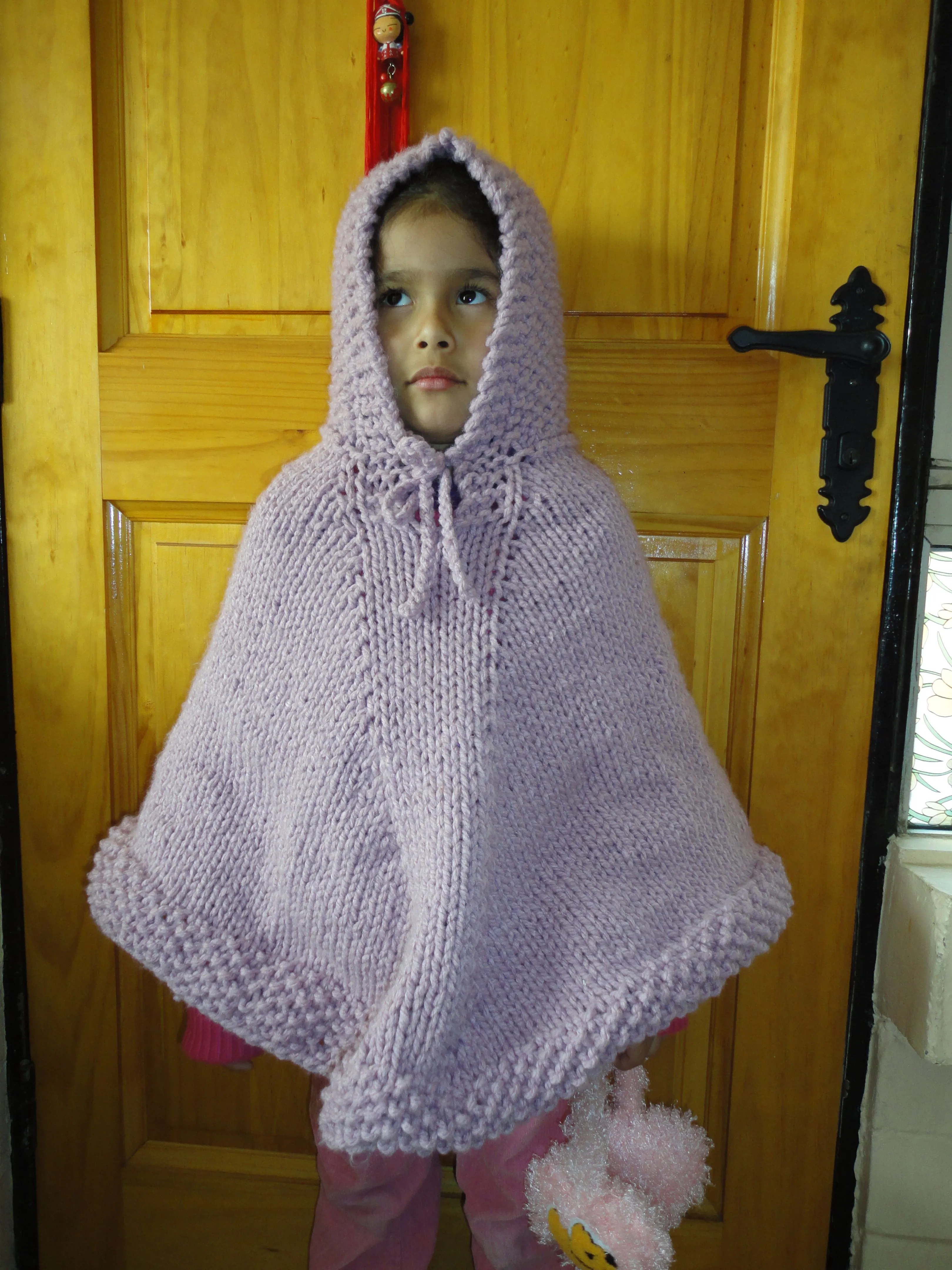 Cómo hacer un poncho de lana para niña - Imagui