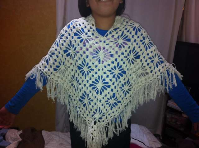 Fotos de Poncho tejido a crochet para niña y adulto en Iquique, Chile
