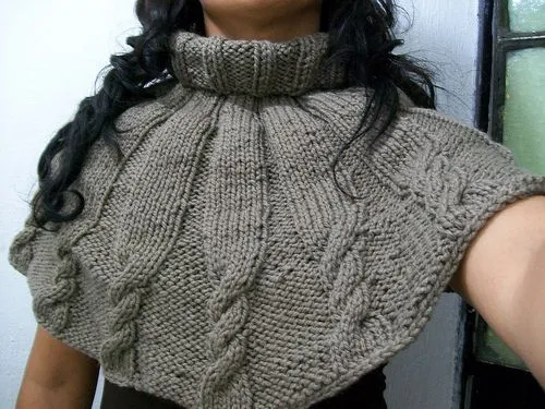 Ponchos y capas tejidas a dos agujas - Imagui | Knitting | Pinterest