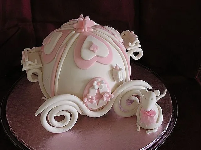 Otro bellisimo carruaje de Cenicienta. | Amazing Cakes | Pinterest