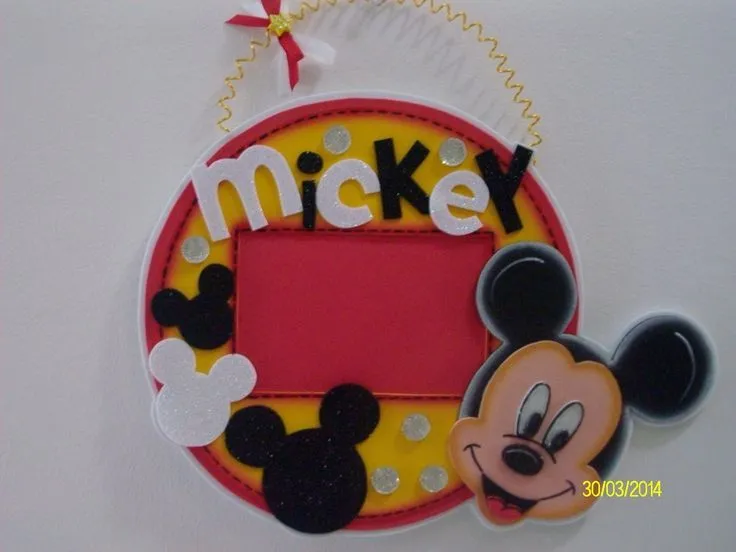 Portaretratos Colgante Mickey Mouse | goma eva | Pinterest ...