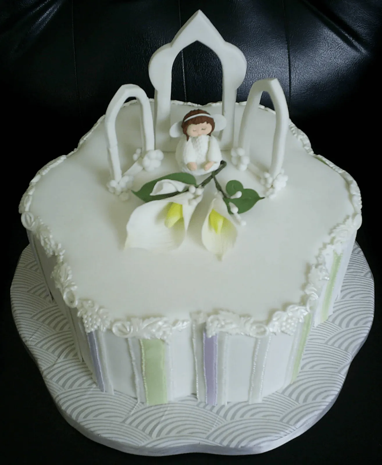 preciosa torta ideal para una primera comunion o bautizo toda la ...