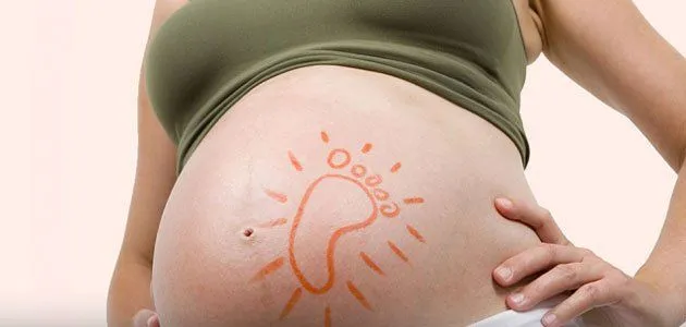 Las primeras patadas del bebé: movimientos fetales en el embarazo