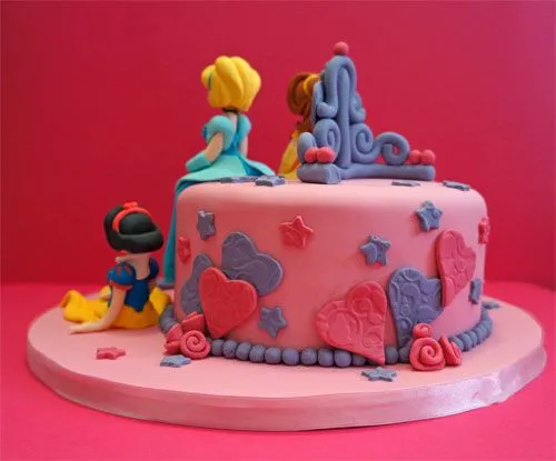 Tres princesas y un pastel… | popscupsandcakes